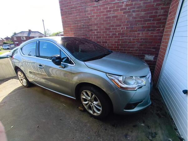 Citroen DS4 1.6 e-HDi Airdream DStyle EGS6 Euro 5 (s/s) 5dr