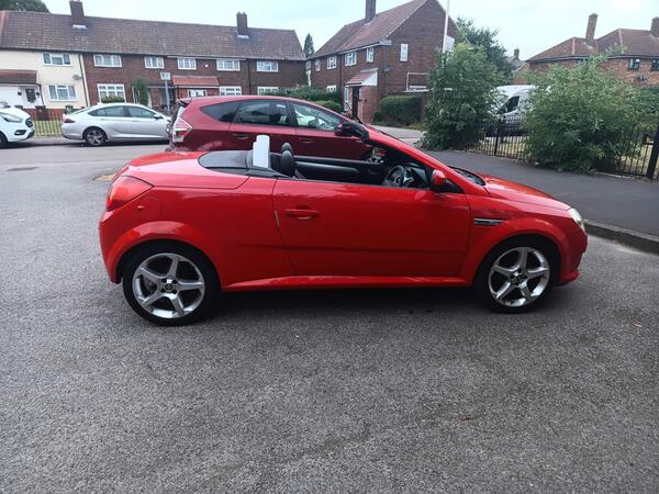Vauxhall Tigra 1.8i 16v Exclusiv 2dr (a/c)