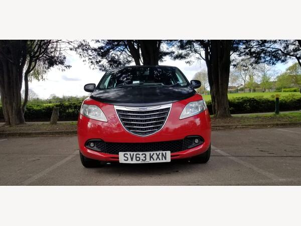 Chrysler Ypsilon 1.2 Black&Red Euro 5 (s/s) 5dr