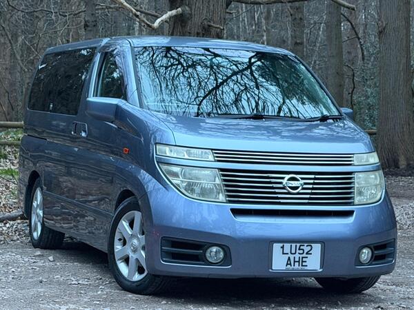 Nissan Elgrand 5dr