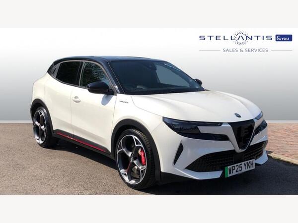Alfa Romeo Junior 54kWh Elettrica Veloce Auto 5dr