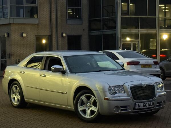 Chrysler 300C 3.0 CRD V6 LUX 4dr