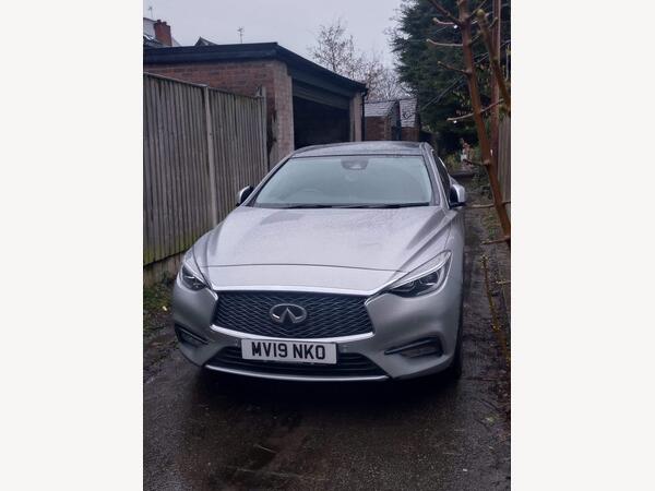 Infiniti Q30 1.6T Luxe Euro 6 (s/s) 5dr