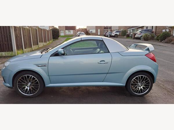 Vauxhall Tigra 1.8i 16v Exclusiv 2dr (a/c)