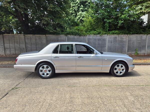 Bentley Arnage 6.8 R Saloon 4 door Auto ( 450 bhp)