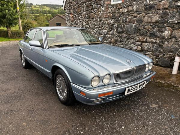 Jaguar XJ 4.0 Sovereign 4dr