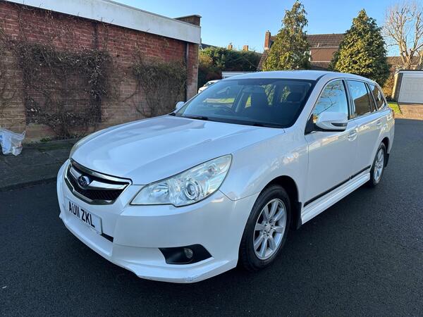 Subaru Legacy 2.0 ES Sport Tourer Lineartronic 4WD Euro 5 5dr (SNav)