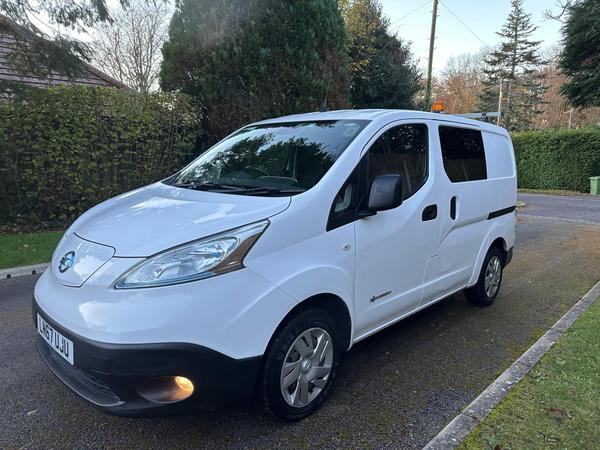 Nissan e-NV200 40kWh Acenta Combi Van Double Cab 5dr Electric Auto (5 Seat, Quick Charge) (109 ps)