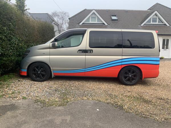 Nissan Elgrand Camper / Day Van / Motorhome