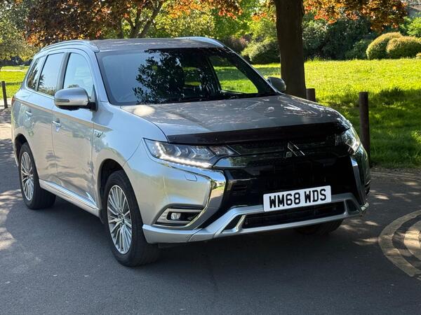 Mitsubishi Outlander 2.4h TwinMotor 13.8kWh 4h CVT 4WD Euro 6 (s/s) 5dr