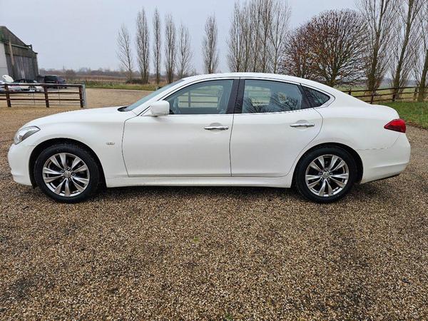 Infiniti M 3.5 35h V6 GT Premium Auto Euro 5 (s/s) 4dr