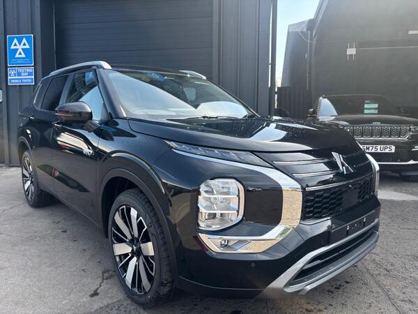 Mitsubishi Outlander 2.4 22.7kWh Nativa CVT 4WD Euro 6 (s/s) 5dr
