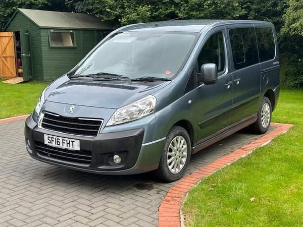 Peugeot Expert Tepee 2.0 HDi Expert Tepee Independence S Wheelchair Accessible (172 g/km, 128 bhp)