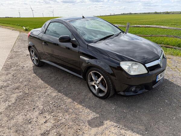 Vauxhall Tigra 1.8i 16v Exclusiv 2dr (a/c)