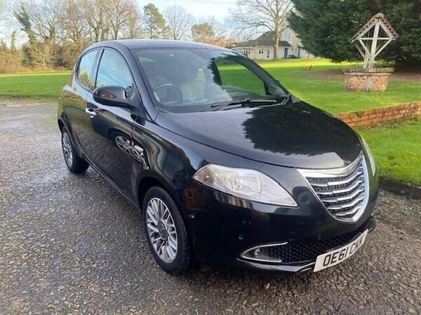Chrysler Ypsilon 0.9 TwinAir Limited Euro 5 (s/s) 5dr