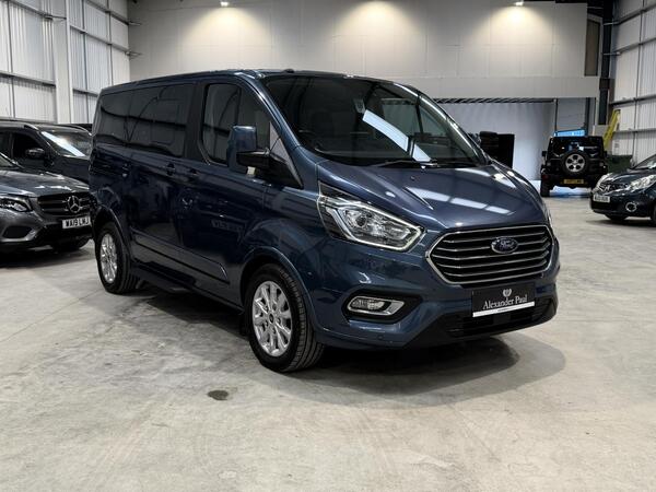 Ford Tourneo Custom 2.0 310 EcoBlue Titanium Minibus Double Cab 5dr Diesel Auto L1 Euro 6 (s/s) (130 ps)