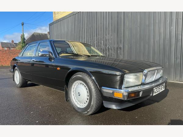 Daimler XJ Series 4.0 Six 4dr