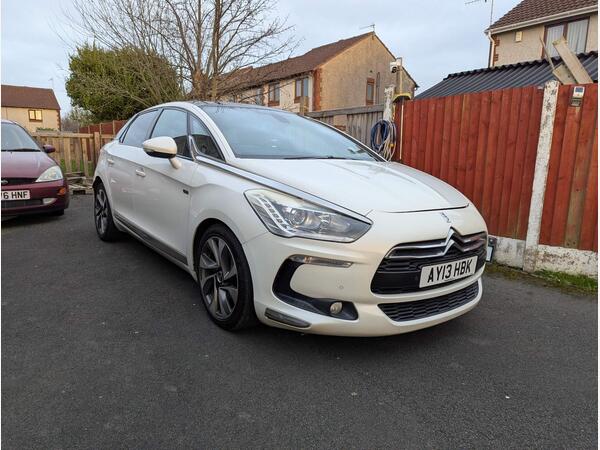 Citroen DS5 2.0 h e-HDi Airdream DStyle EGS6 4WD Euro 5 (s/s) 5dr