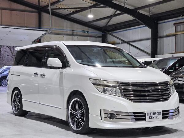 Nissan Elgrand 2.5 AUTECH RIDER BLACK LINE CHROME | PETROL | AUTOMATIC | 7 SEATER | ULEZ| 5DR
