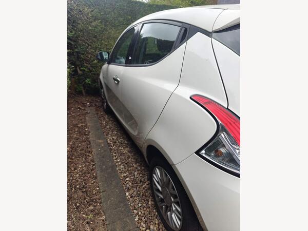 Chrysler Ypsilon 1.2 SE Euro 5 (s/s) 5dr