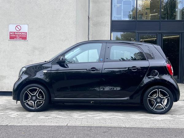 Smart forfour 17.6kWh Pulse Premium Auto 5dr (22kW Charger)