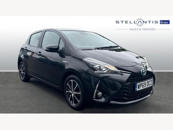 Toyota Yaris 1.5 VVT-h Icon Tech E-CVT Euro 6 (s/s) 5dr
