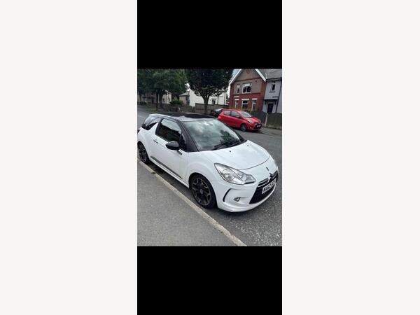 Citroen DS3 1.6 e-HDi Airdream DStyle Plus Euro 5 (s/s) 3dr