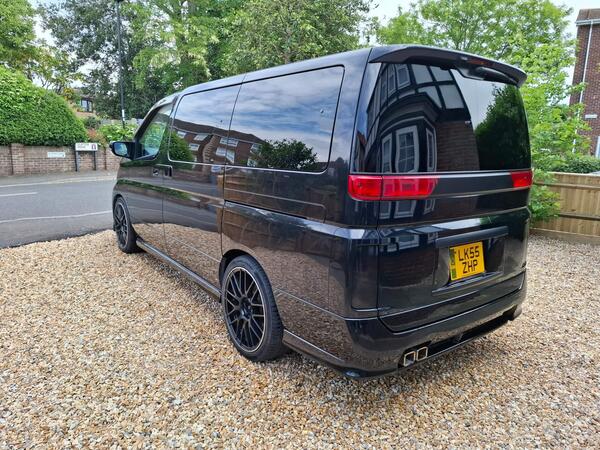 Nissan Elgrand Rider Autech