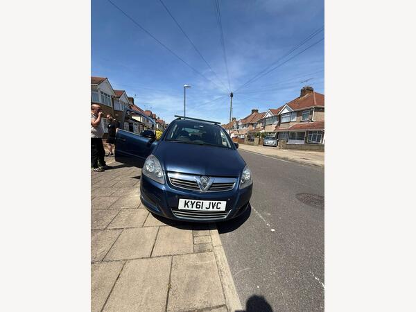 Vauxhall Zafira 1.6 16V Exclusiv Euro 5 5dr