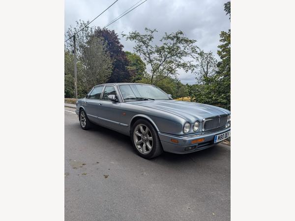 Jaguar XJ 4.0 Sovereign 4dr