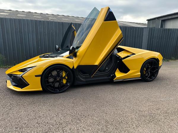 Lamborghini Revuelto 6.5 V12 HPEV 3.8kWh AMT 4WD Euro 6 2dr