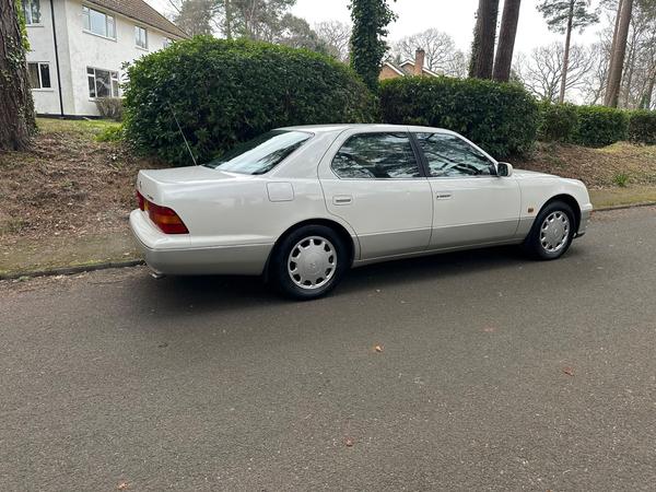 Lexus LS 4.0 400 4dr