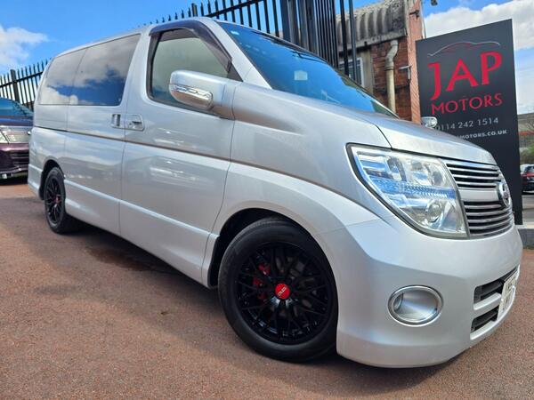 Nissan Elgrand 2WD HIGHWAY STAR 5dr