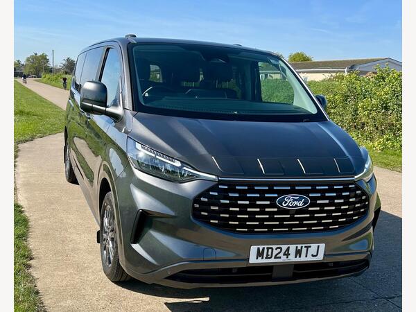 Ford Tourneo Custom 2.0 320 EcoBlue Titanium Minibus Double Cab 5dr Diesel Auto L2 Euro 6 (s/s) (170 ps)