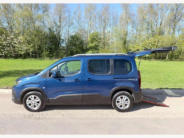 Peugeot Rifter 1.5 Hdi Horizon *5 SEATS* WHEELCHAIR ACCESSIBLE VEHICLE WAV 5dr