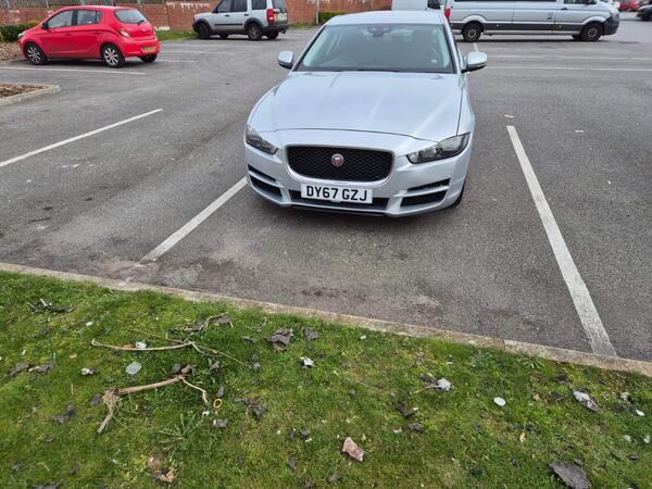 Jaguar XE 2.0d Prestige Auto Euro 6 (s/s) 4dr