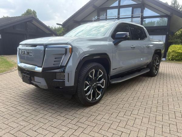 GMC Sierra Denali EV 4dr