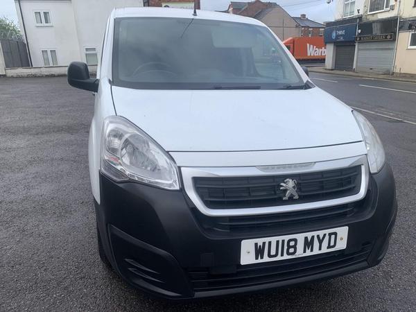 Peugeot Partner 1.6 BlueHDi 744 S Combi Van 6dr Diesel Manual L2 (113 g/km, 97.64 bhp)