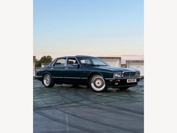 Daimler XJ Series 6.0 Double Six 4dr