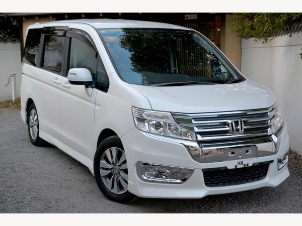 Honda Stepwagon 2.0 Spada S Package - Eight Seater 5dr