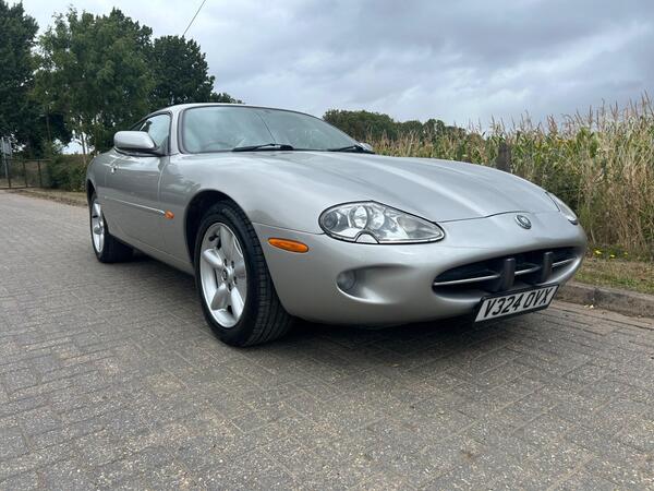 Jaguar XK8 4.0 Coupe 2dr Petrol Automatic (281 g/km, 290 bhp)