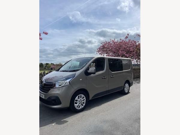 Renault Trafic 1.6 dCi ENERGY 29 Sport Nav Crew Van Double Cab 6dr Diesel Manual SWB Euro 6 (s/s) (125 ps)