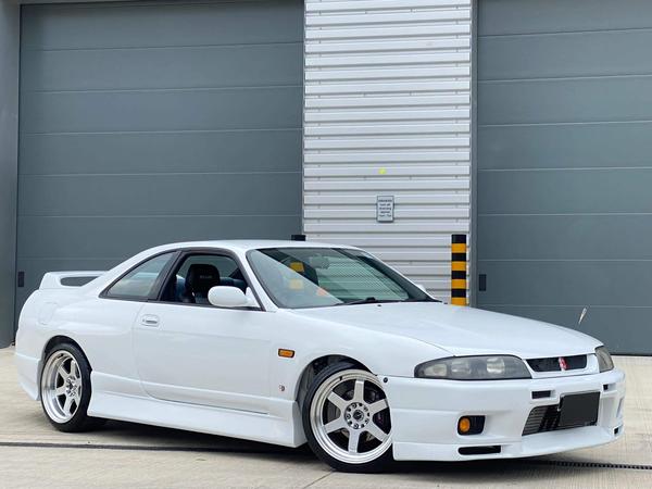 Nissan Skyline 2.6 GT-R Coupe 2dr Petrol Manual (280 bhp)