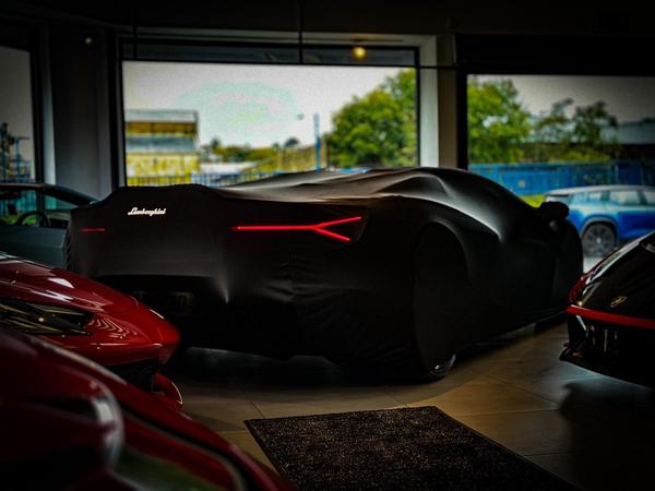 Lamborghini Revuelto 6.5 V12 HPEV 3.8kWh AMT 4WD Euro 6 2dr