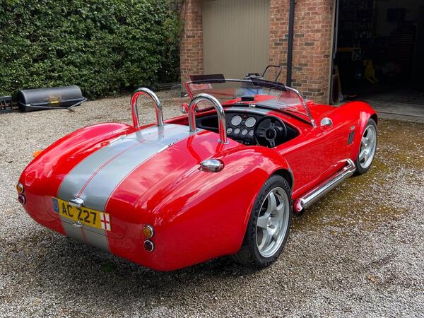 AK Cobra V8 Chevrolet engine
