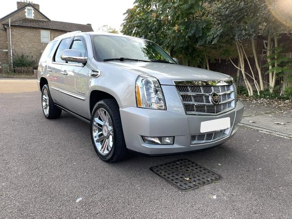 Cadillac Escalade HYBRID 6.0 V8 PLATINUM 8 SEATS FULL EQUIPE