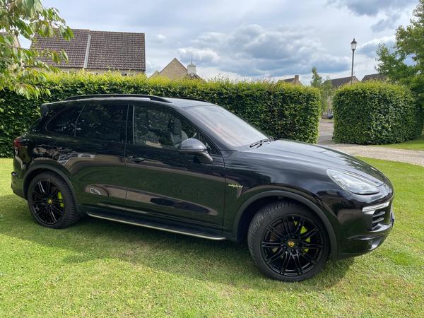 Porsche Cayenne 3.0 V6 E-Hybrid S TiptronicS 4WD Euro 6 (s/s) 5dr