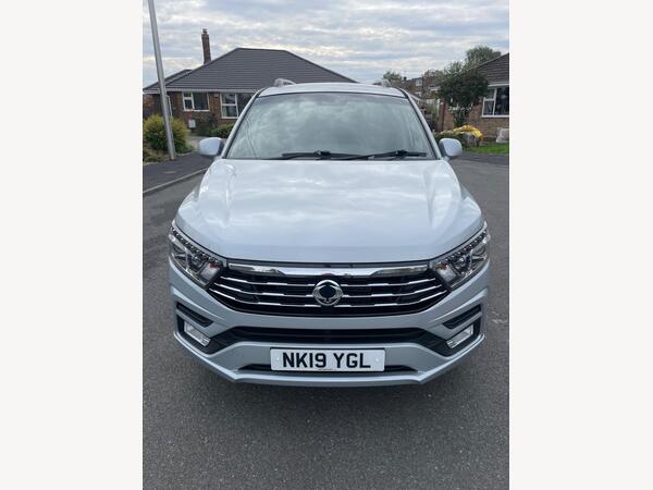 SsangYong Turismo 2.2D EX Euro 6 5dr