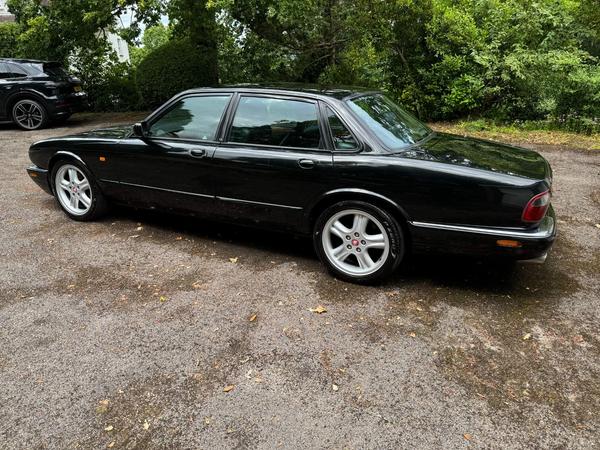 Jaguar XJR 4.0 V8 4dr