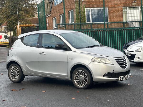 Chrysler Ypsilon 1.2 SE Euro 5 (s/s) 5dr